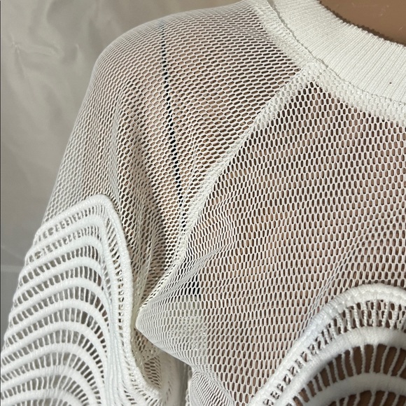 GRACIA Sheer Mesh Side Zippers Scalloped Sleeves Blouse Size L - Picture 3 of 8